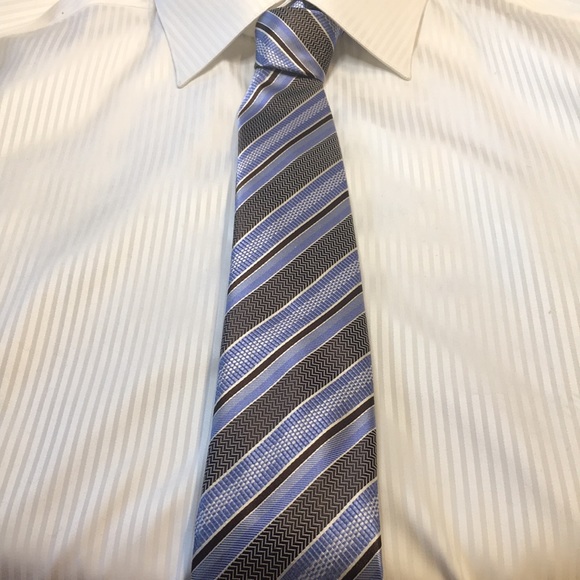 Black Brown 1826. Light blue with brown diagonal stripe tie. Like new. 100% silk - Picture 3 of 8